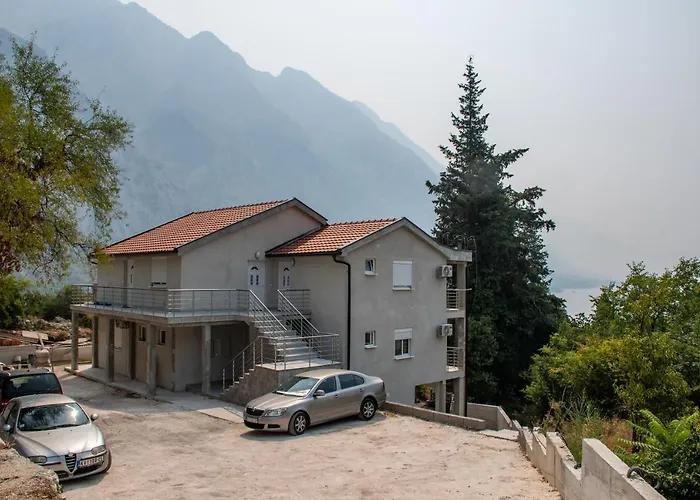 Bay Leaf Apartments